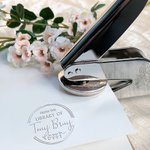 Personalisierte Blume Blatt Name Logo Buch Prägestempel graviert Hand-Prägestempel Set Geburtstag Bibliothek Buch Club Geschenk für Bücherwürmer Leser