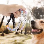 Collier et bracelet d'amitié personnalisé fait à la main avec des perles élastiques colorées Cadeau d'anniversaire pour chat, chien, maman et propriétaire d'un animal de compagnie