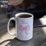 Taza de café de cerámica personalizada con el nombre de la hermandad de mujeres y la letra griega de la hermandad de mujeres, regalo para una amiga | Callie × Affinity Licensing
