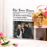 Placa acrílica personalizada The Love Times con nombres de la pareja y año Decoración de escritorio Regalo de aniversario de San Valentín para pareja