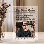 Placa acrílica personalizada The Love Times con nombres de la pareja y año Decoración de escritorio Regalo de aniversario de San Valentín para pareja