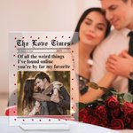 Placa acrílica personalizada The Love Times con nombres de la pareja y año Decoración de escritorio Regalo de aniversario de San Valentín para pareja