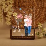 Nacimiento Personalizado Flor Caricatura Abrazo Pareja LED Luz de Noche con Base de Madera Decoración del Hogar Regalo de San Valentín para Pareja