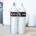 Cinturino con chiusura a strappo per bombola da sub personalizzata con ricamo e bandiera accessorio per immersioni regalo per appassionati di sub