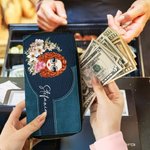 Portafoglio in pelle PU con scomparti multipli personalizzato con nome corona di fiori e personaggio regalo di compleanno per donne