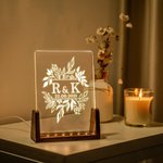 Personalisierte Floral Monogramm Initialen LED-Nachtlicht mit Namen Datum und hölzerne Basis Home Decor Valentinstag Hochzeit Geschenk für Paar
