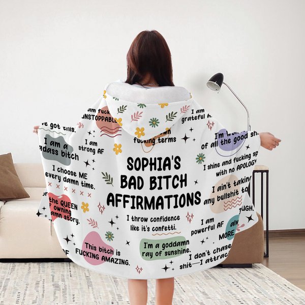 Gepersonaliseerde Bad Bitch Affirmations Rebellion Beschrijving Zachte Hooded Deken met Naam Inspirerend Verjaardagscadeau voor Vrouwen