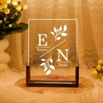 Personalisierte Floral Monogramm Initialen LED-Nachtlicht mit Namen Datum und hölzerne Basis Home Decor Valentinstag Hochzeit Geschenk für Paar