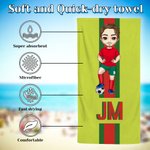 Gepersonaliseerd Voetbal Cartoon Character Monogram Stripe Oversized Quick Dry Strandlaken Vakantie Accessoires Verjaardagscadeau voor voetballiefhebbers