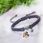Personalisierte Foto Projektion geflochtenes Armband mit Initial und verstellbarem Kordelzug Valentinstag Geburtstag Jahrestag Geschenk für Familie Freunde