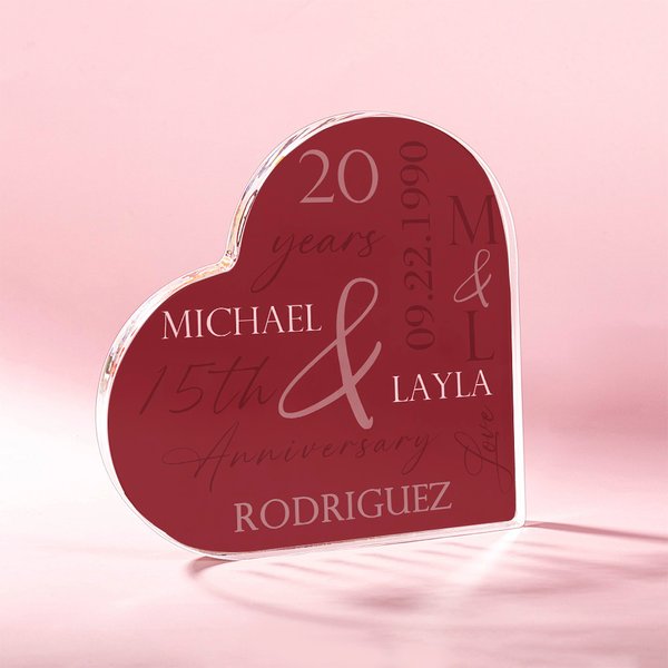Placca acrilica personalizzata Multicolor Anniversary Heart con nome e anno Decorazione per la casa Regalo di anniversario di San Valentino per la famiglia della coppia