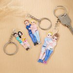 Gepersonaliseerde paar cartoon knuffelen acryl sleutelhanger met naam Valentijnsdag verjaardag tas Charms Gift voor koppels