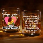 Personalisierte Umarmung Cartoon-Charaktere 10oz Whiskey Glas mit Namen Jahrestag Valentinstag Geschenk für Ehepaar