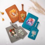 Personalizado Antropomorfo Nacimiento Flor Cuero Pasaporte Titular Etiqueta de equipaje Set con nombre Cumpleaños Accesorios de viaje Regalo para los entusiastas de los viajes