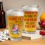 Personalized Hugging Couple Lucky Bastard 16oz Glass Whisky Beer Mug with Names and Year Birthday Valentine's Day Anniversary Gift for Couple