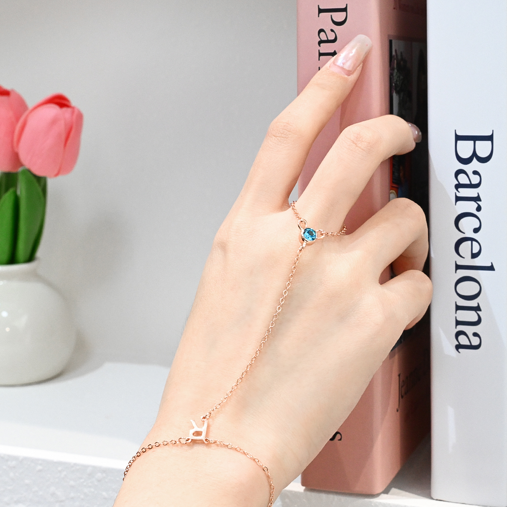 Bracelet à Anneau de Doigt en Acier Inoxydable Personnalisé avec Pierre de Naissance et Initiale Chaine Ajustable Cadeau de Saint Valentin pour Femme
