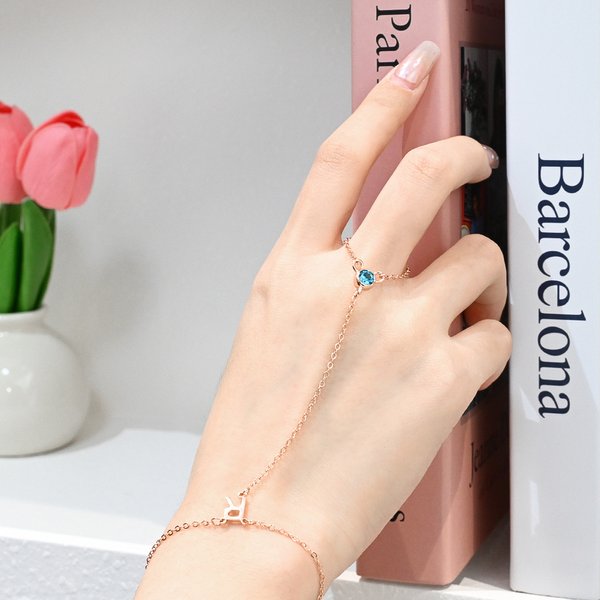 Personalisierte Zierliche Initiale Handkette mit Ring und Geburtsstein Verstellbares Armband Geburtstag Valentinstag Geschenk für Damen