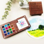 Paleta de acuarela de madera magnética portátil personalizada Master of Hues con 15 cuadrículas y nombre Material de pintura Regalo de cumpleaños para niños Familia
