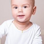 Henkilökohtainen Tiny Cross riipus kaiverrettu Sideway nimi Bar Uskonnollinen Korut pääsiäinen Kaste 1. syntymäpäivä lahja Baby Kid vastasyntynyt kummilapset