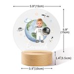 Astronauta Personalizado Planet Face Foto LED Luz de Noche con Nombre y Base de Madera Cute Room Decor Cumpleaños Baby Shower Gift for Kids
