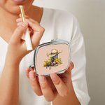 Nacimiento Personalizado Flor Botas Vaqueras Western Sombrero Diseño Espejo de Maquillaje con Nombre Accesorios de Viaje Portátil Regalo de Cumpleaños para Mujer