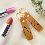 Personalisierte PU Leder Interlocking Herz Schlüsselanhänger mit Initial Satz von 2 Valentinstag Jahrestag Geschenk für Paar