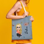 Borsa di tela personalizzata con personaggio in stile cartone animato e fiore di nascita regalo di compleanno per donne