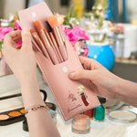 Personalisierte Sternzeichen Geburt Blume Cartoon Charakter Name Makeup Pinsel Tasche mit 8 Stück Makeup Pinsel Geburtstag Geschenk für Frauen