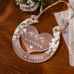Personalisierte Lucky Horseshoe Floral Sign Frosted Acryl Ornament mit Nachnamen und Paar Namen Tür Dekor Jahrestag Hochzeit Geschenk für Newlyweds