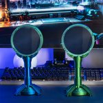 Personalisierte Initial Logo Cyberpunk Kopfhörer Stand mit einstellbaren LED-Leuchten Home Decor Geburtstag Geschenk für Gamer Tech-Enthusiasten