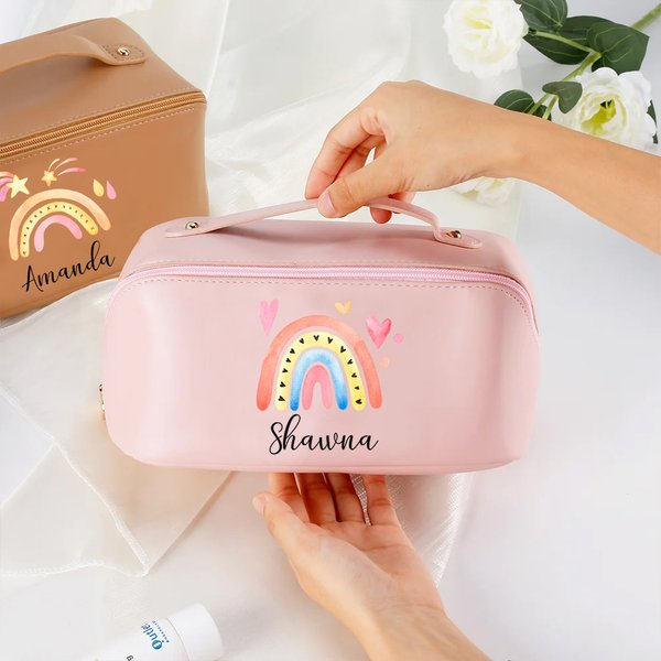 Personalisierte Aquarell Regenbogen Leder Wide Open Makeup Tasche mit Namen Portable Travel Accessories Geburtstag Geschenk für Frauen Mädchen