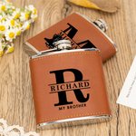 Fiaschetta da liquore in acciaio inox da 6 once con coperchio in pelle e nome Regalo portatile per matrimonio, addio al celibato e al nubilato.