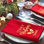 Personalizada 100% Algodón Holly Foil Estampado clásico rojo de Navidad Servilleta de mesa con nombre de oro Decoración de la mesa de vacaciones de Navidad Regalo para la familia amigo