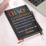 Personalisierte Chaos Koordinator Definition A5 Journal Notebook mit Bleistift und linierten Seiten Geburtstag Büro Geschenk für Freunde Familie Kollegen