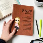 Personalizada MBTI Definición Cartoon Carácter A5 Cuaderno de cuero con nombre Regalo de cumpleaños para la familia