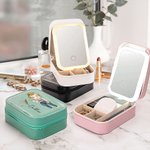 Gepersonaliseerde Zodiac Geboortebloem Cartoon Karakter PU Leren Sieraden Doos met Naam en LED Make-up Spiegel Verjaardag Moederdag Cadeau voor Vrouwen