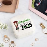 Personalisierte Graduierung Cartoon Mädchen Leder Reise-Schmuck-Box mit Namen und Jahr Graduierung Zeremonie Souvenir Geburtstag Geschenk für Frauen Mädchen
