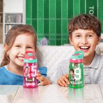 Personalisierte Cartoon Fußballspieler-Geischtfoto 475 ml Kinder Trinkflasche mit Namen und Nummer zurück zur Schule Geburtstag Geschenk für Kinder