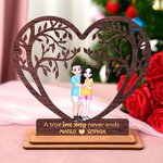 Personalized Cartoon Hugging Couple Heart Tree Wooden Plaque with Engraved Names Desktop Decor Valentine's Day Anniversary Gift for Couples