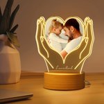 Plaque Acrylique Personnalisée avec Photo Texte Décoration Lumineuse LED Style Cœur dans les Mains Cadeau Fête des Pères Mères pour Famille