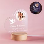 Luce notturna a LED base in legno personalizzata con foto di cupido nomi data testo decor da scrivania regalo di San Valentino e anniversario