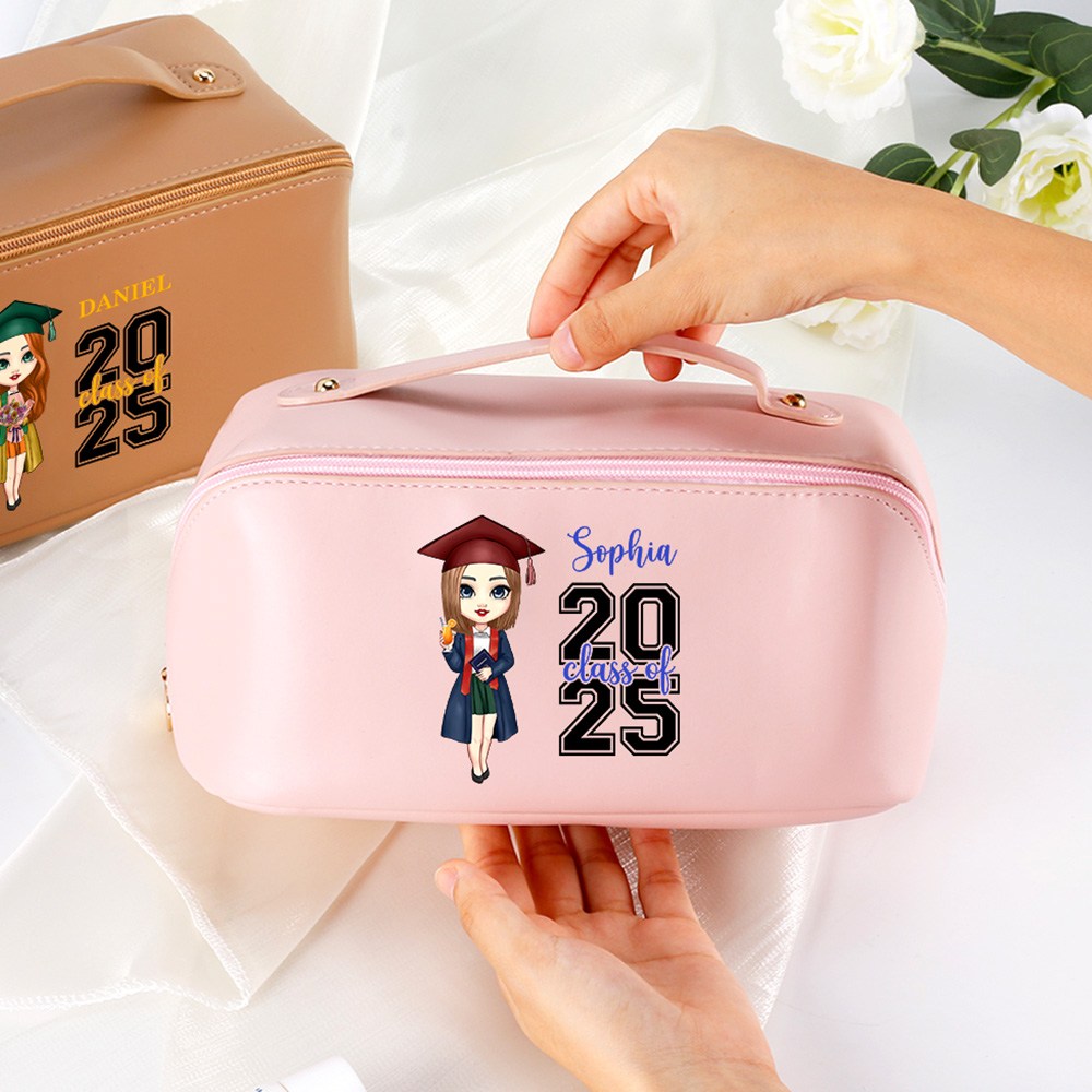 Trousse de maquillage en cuir personnalisée avec nom de l'année et poignée Accessoires de voyage Cérémonie de remise des diplômes Cadeau d'anniversaire pour femmes filles