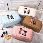 Borsa per il trucco in pelle personalizzata con nome dell'anno e maniglia Accessori da viaggio Cerimonia di laurea Regalo di compleanno per donne ragazze