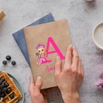 Personalizada de dibujos animados Graduado Inicial PU Cuaderno de cuero con el nombre y 200 páginas rayadas Cumpleaños Regalo de graduación para los graduados