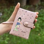 Portefeuille Pliable en Cuir PU Personnalisé avec Nom Personnage et Signe Astrologique Cadeau Anniversaire pour Filles et Femmes