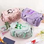 Gepersonaliseerde Cartoon Afstuderen Initial Multi-compartiment reistas met naam en schouderband Reisaccessoires Afstuderen Gift voor afgestudeerden