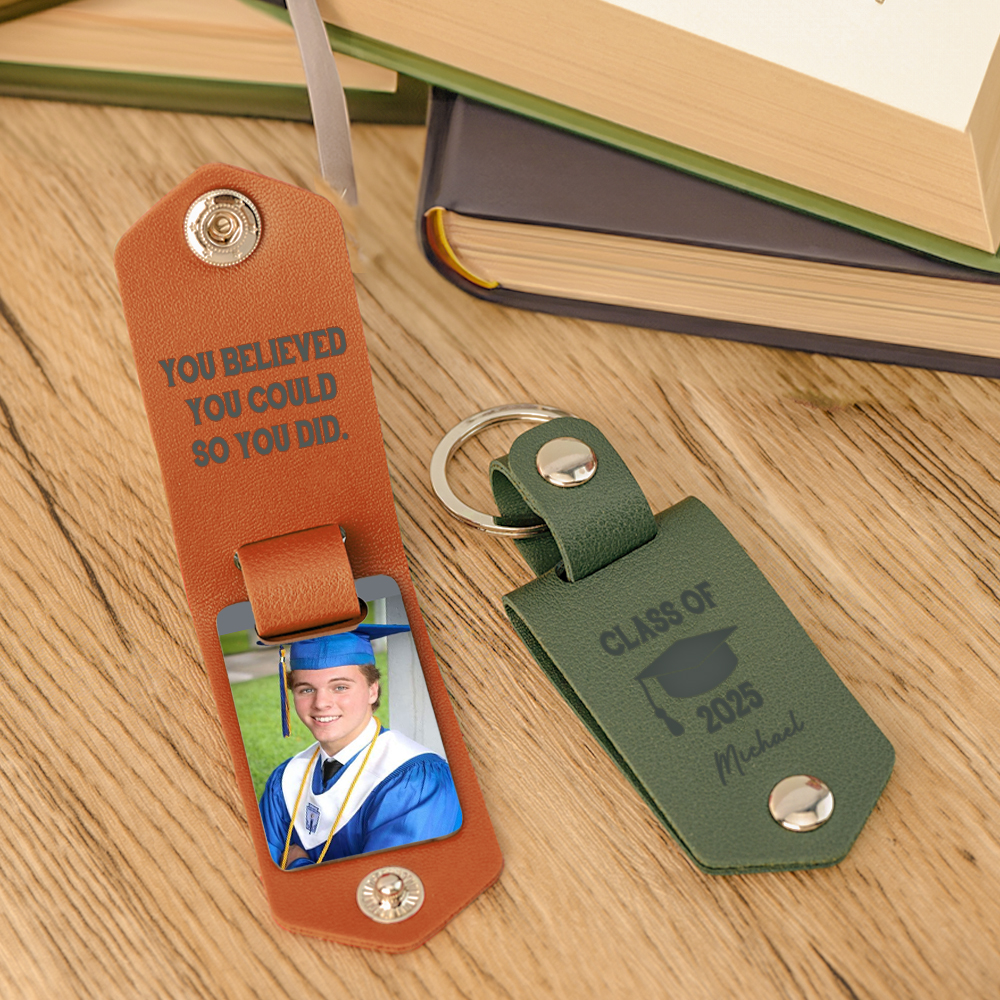 Porte-clés personnalisé en cuir avec nom et année Cadeau de fin d'études pour diplômé(e)