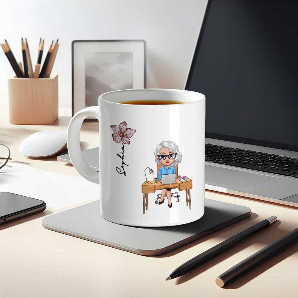 Tasse à café en céramique 11oz avec nom, fleur de naissance, dessin animé, personnage d'entreprise, cadeau d'anniversaire pour employé de bureau