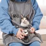 Tablier de chat ajustable avec trous et poche Cadeau d'anniversaire pour les propriétaires de chats