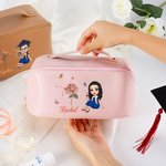 Personalisierte Cartoon Absolvent Horoskop Geburt Blume Leder weite Öffnung Make-up-Tasche mit Namen Geburtstag Graduierung Geschenk für Frauen